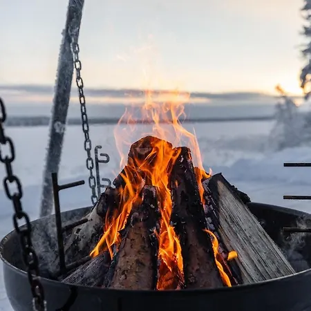 Hila Kajo - New In Norvajaervi 木屋 罗瓦涅米